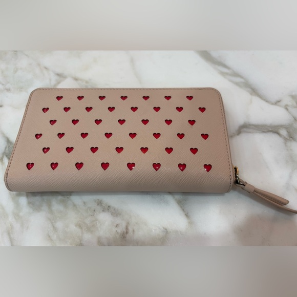 Tory Burch Valentine Wallet in Cream color - Like New - Picture 3 of 3